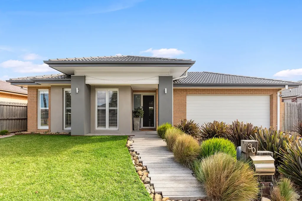 Armstrong Creek 5 Bedroom The Ultimate Blend of City & Sea