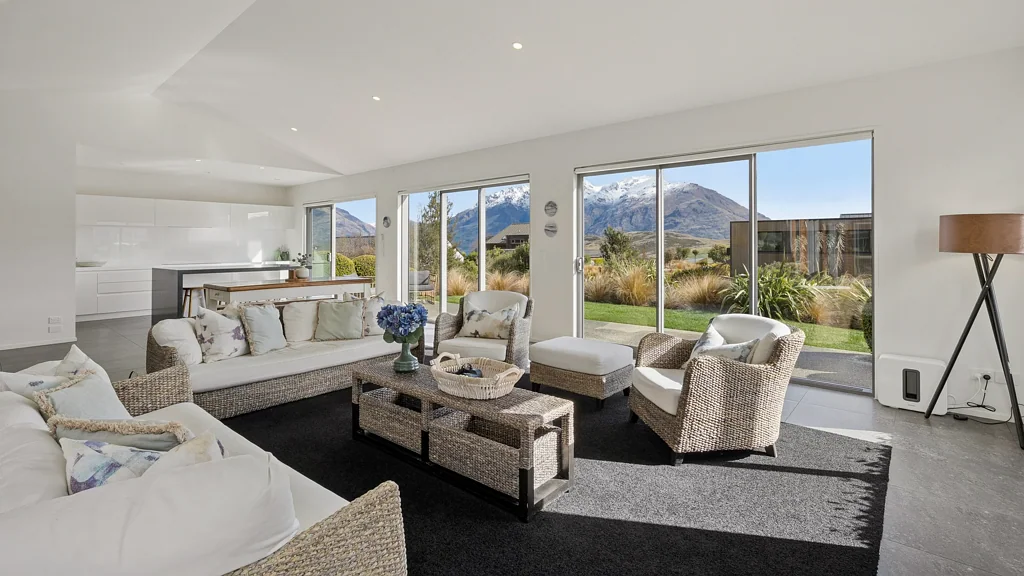 Jacks Point 4 Bedroom $400k below CV - an opportunity not to miss!