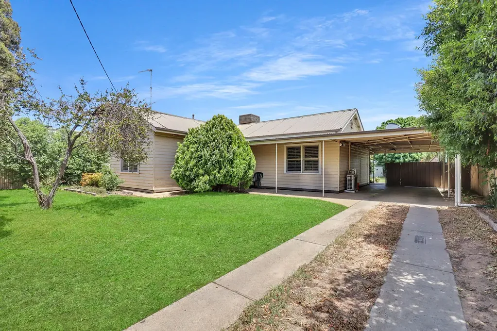 424 Harfleur Street, Deniliquin, NSW 2710
