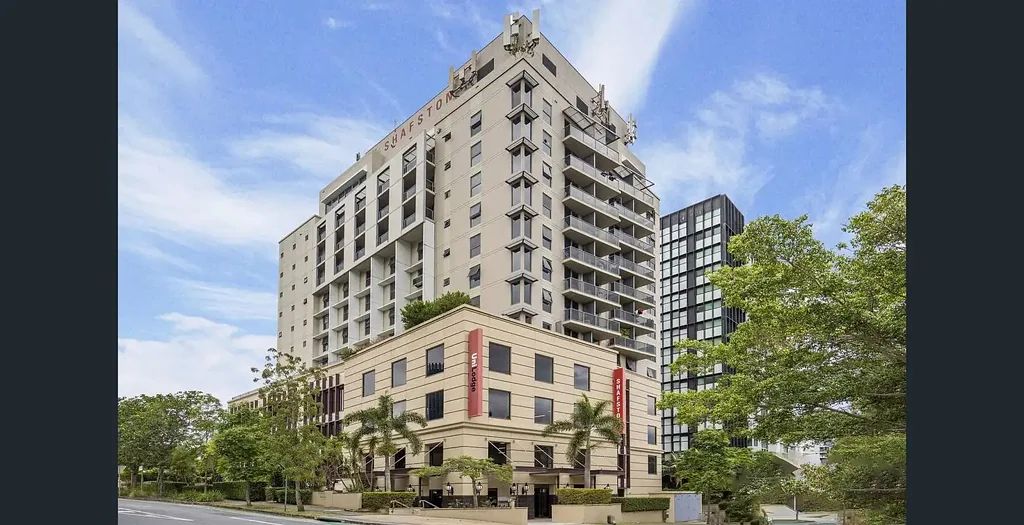 10th Floor Self Contained With River Views