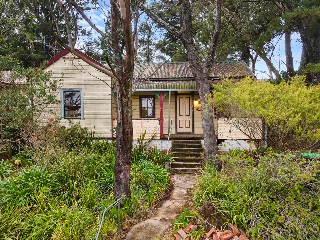 Katoomba 3ห้องนอน Endless Potential in a Prime Blue Mountains Setting - Open Home, Saturday 6th June, 2:00pm - 2:20pm.