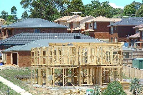 120万套新房目标告急！建筑业开工量暴跌 ，政府计划面临“滑铁卢”