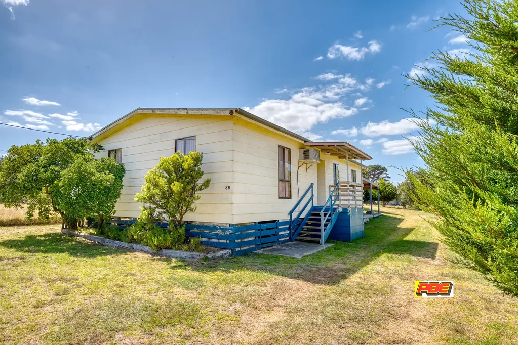 Venus Bay 3 Bedroom A Perfect Example of Coastal Tradition ...