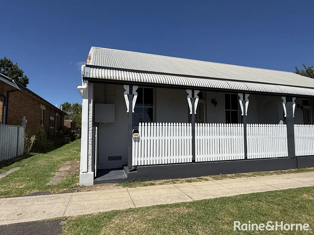208 Byng Street, Orange, NSW 2800