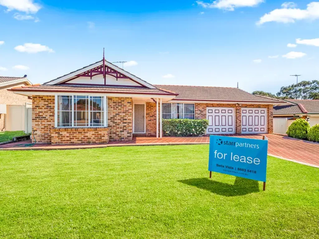 Spacious Family Home in an Ultra-Convenient Glenwood Location