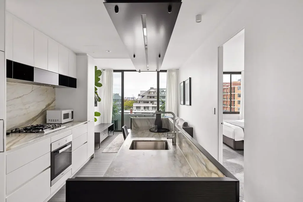 Surry Hills 1Moenga Urban views & high-end style in 'Botanik' building