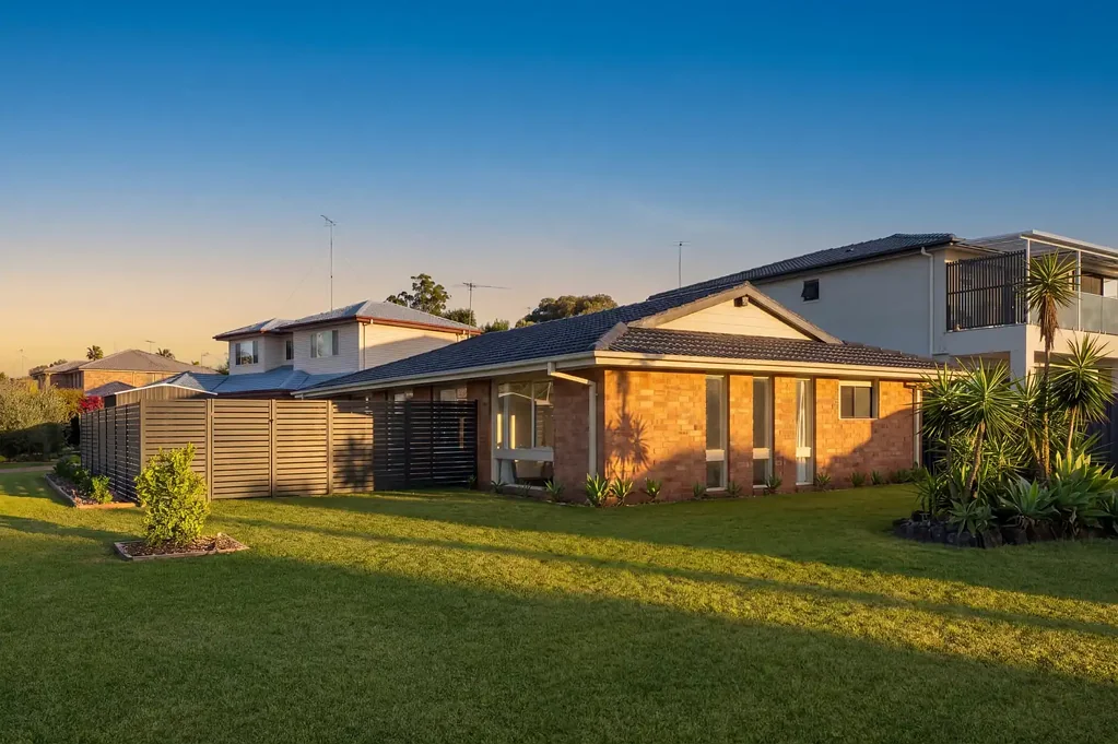 South Penrith 4Kwarto Corner Block Potential for the Family!