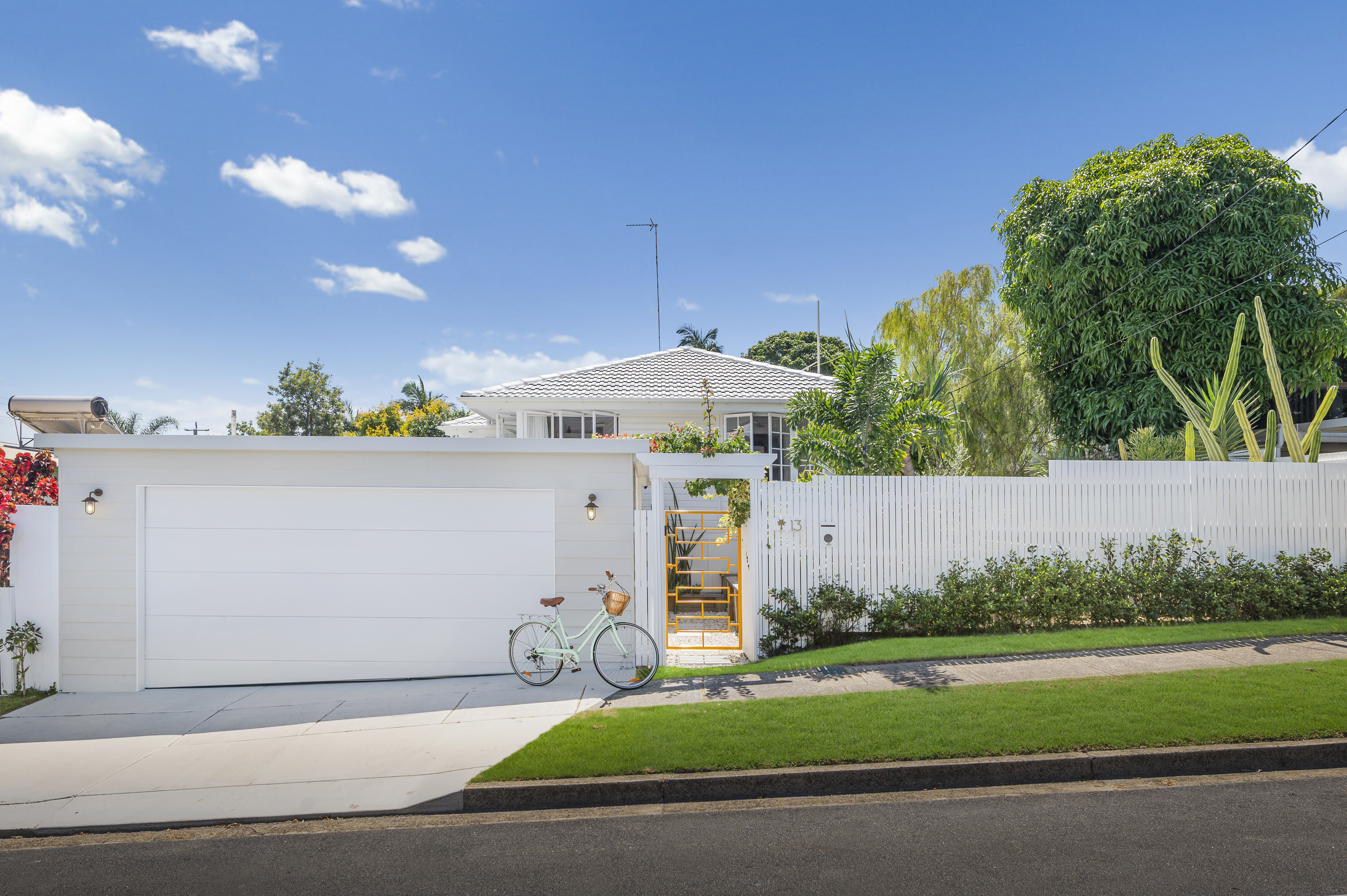 13 SHIRLEY ST, SOUTHPORT QLD 4215, 0 rūma, 0 rūma horoi, House