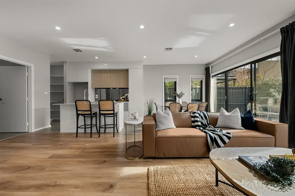 Stunning 3 Bedroom Townhouse Opposite green space
