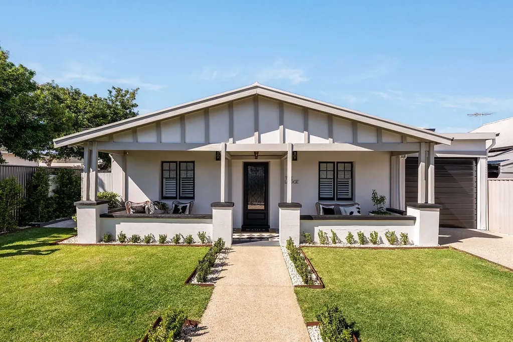Glenelg North 5कमरा Timeless Character, Contemporary Luxury.