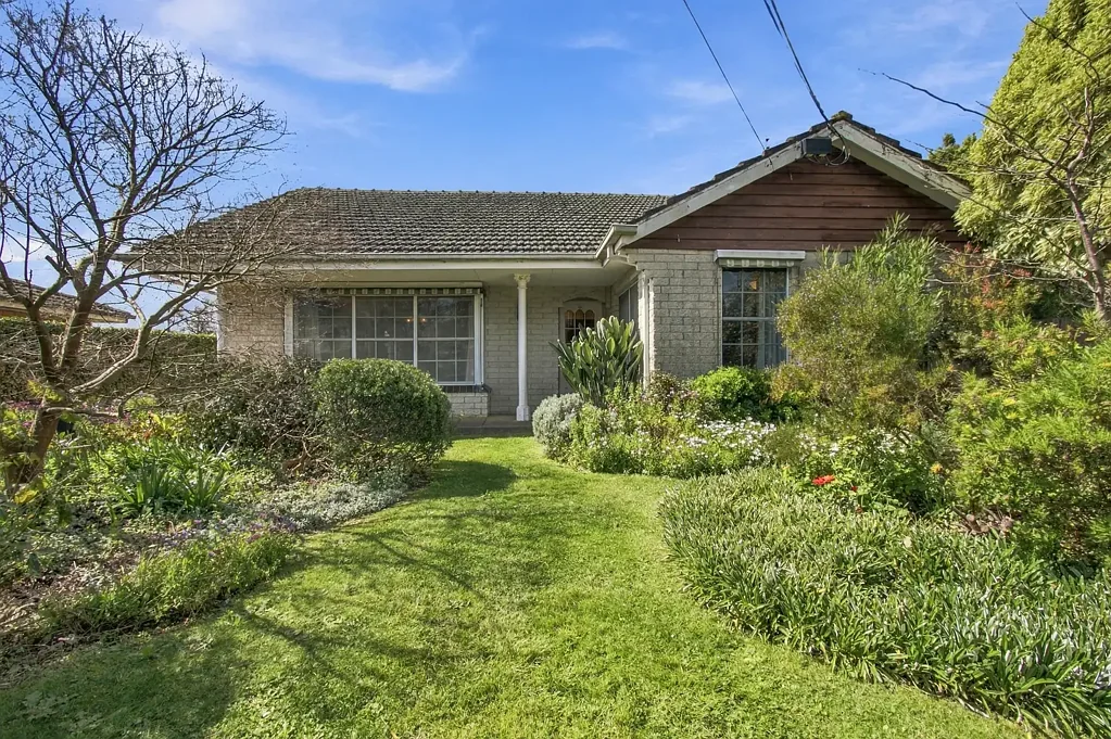 Yinnar 3બેડરૂમ CHARMING HOME ON LARGE BLOCK