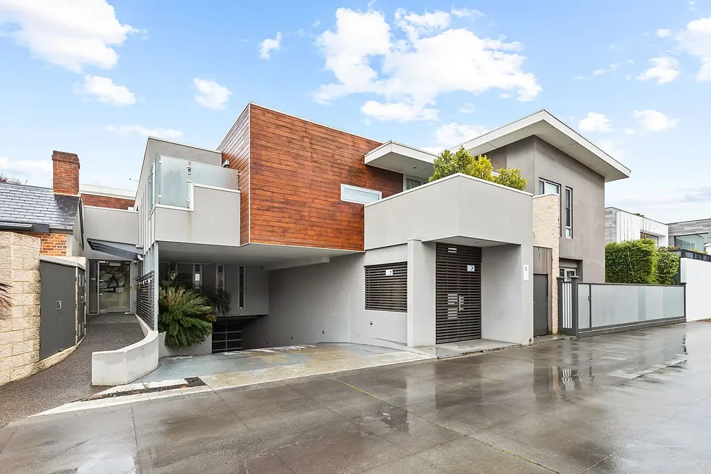 Beautiful, Spacious Apartment - Great location & Quiet Ambience