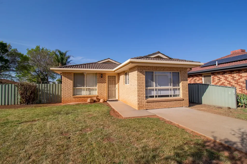 For Rent Central West - 6862 1265