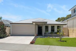 4 Dornoch Way, Meadow Springs