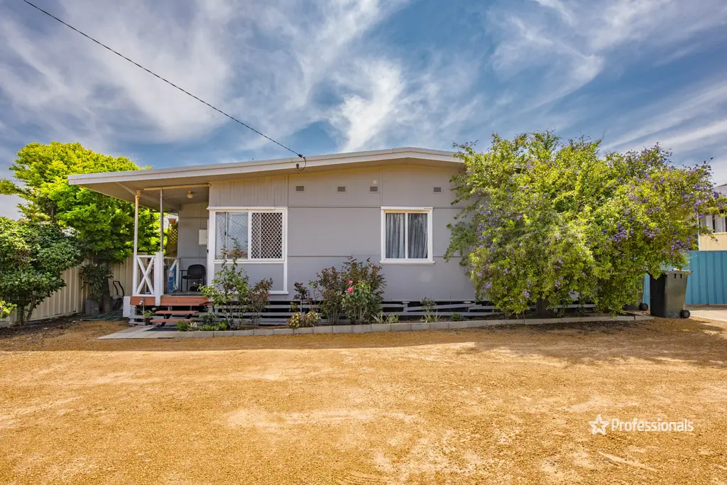 37 Abelia Street, Rangeway, WA 6530