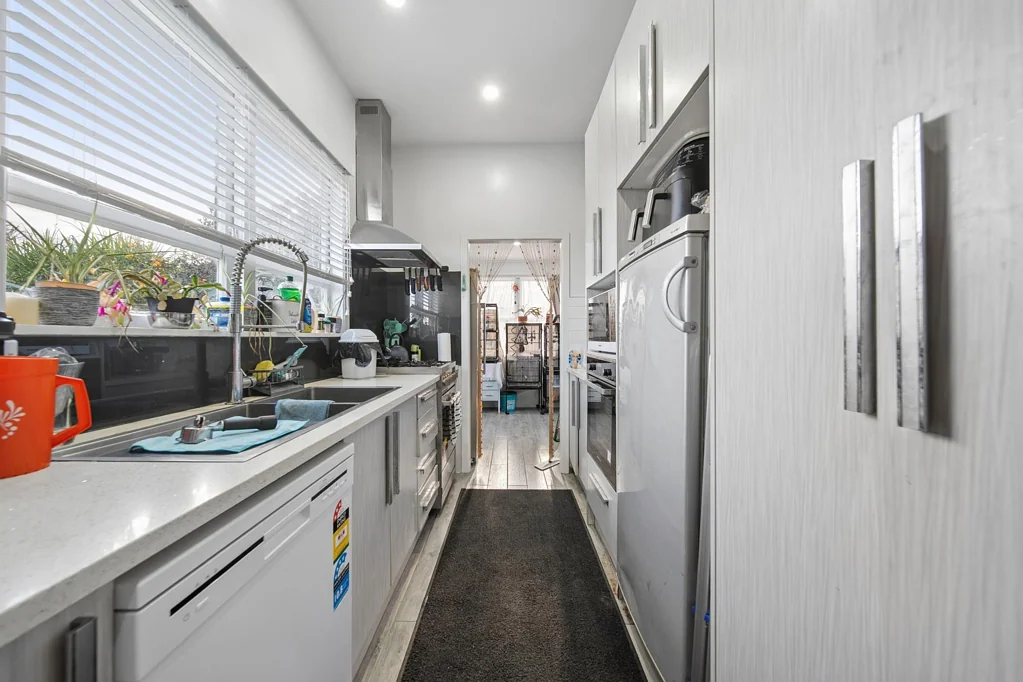 Manurewa East 3房  Freehold Opportunity - Move In, Invest or Add Value!