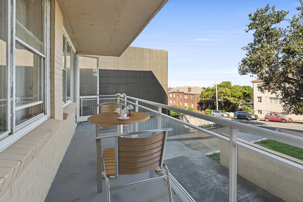 Bondi 2 Slaapkamer Sunlit Coastal Apartment Moments To Tamarama and Bondi Beach With Undercover Parking