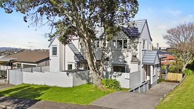 Mellons Bay 5 Bedroom Vendor's have bought! Must sell!