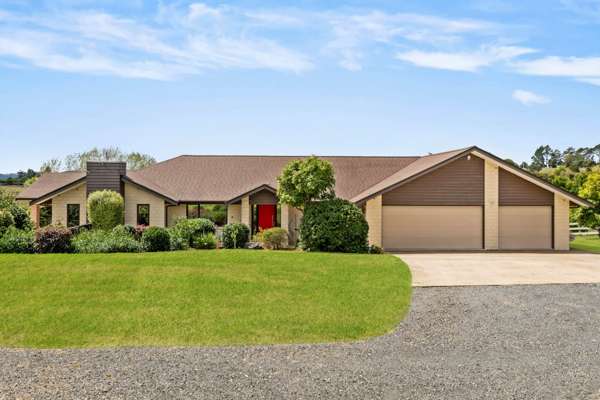 Ramarama 4房  Welcome to a luxurious, tranquil, rural lifestyle
