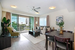 30409-10/2 Aplin Street, Cairns City
