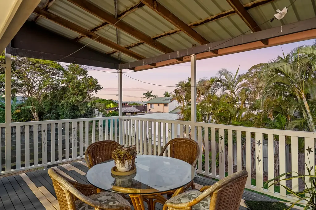 Redland Bay 4ห้องนอน Character, Charm and a Relaxed Lifestyle by the Waterfront