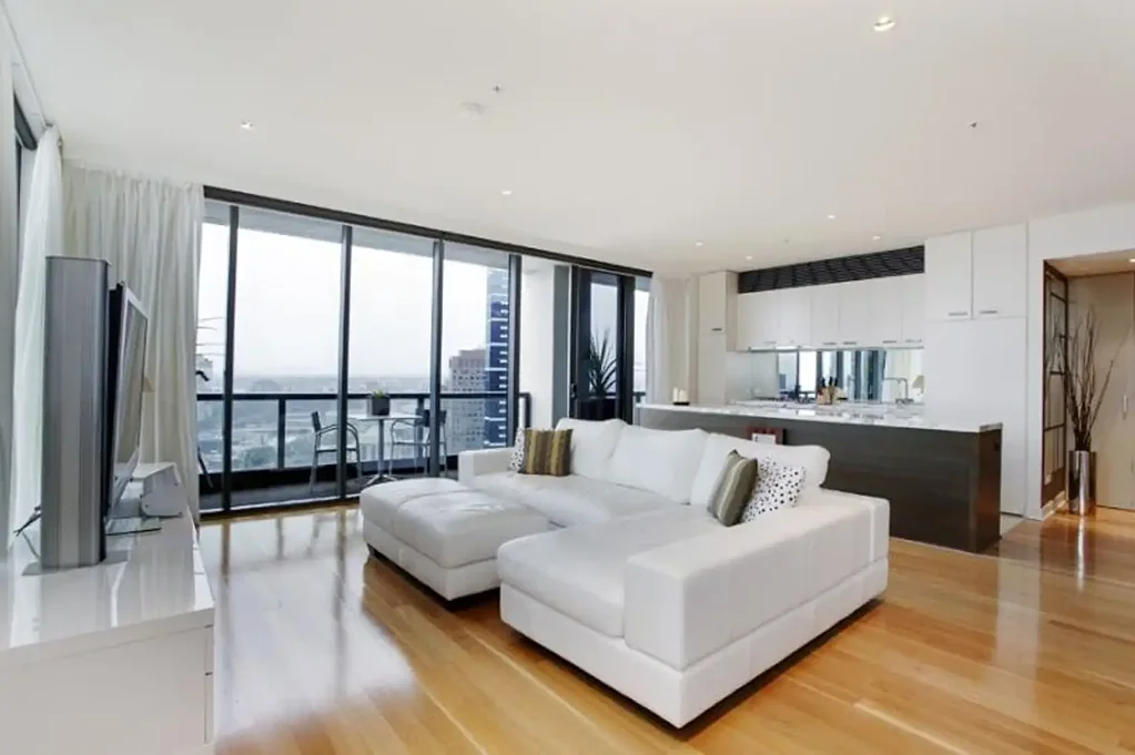 &apos;Freshwater&apos; - Fully Furnished - Stay from 1 month inc utilities.