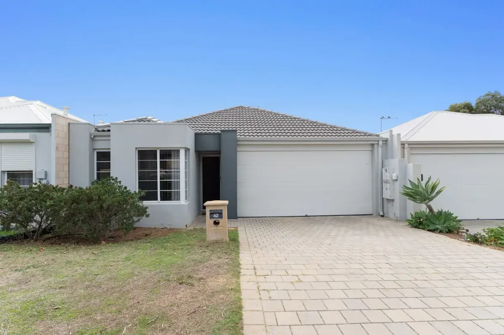42 Dalvik Avenue, Merriwa, WA 6030