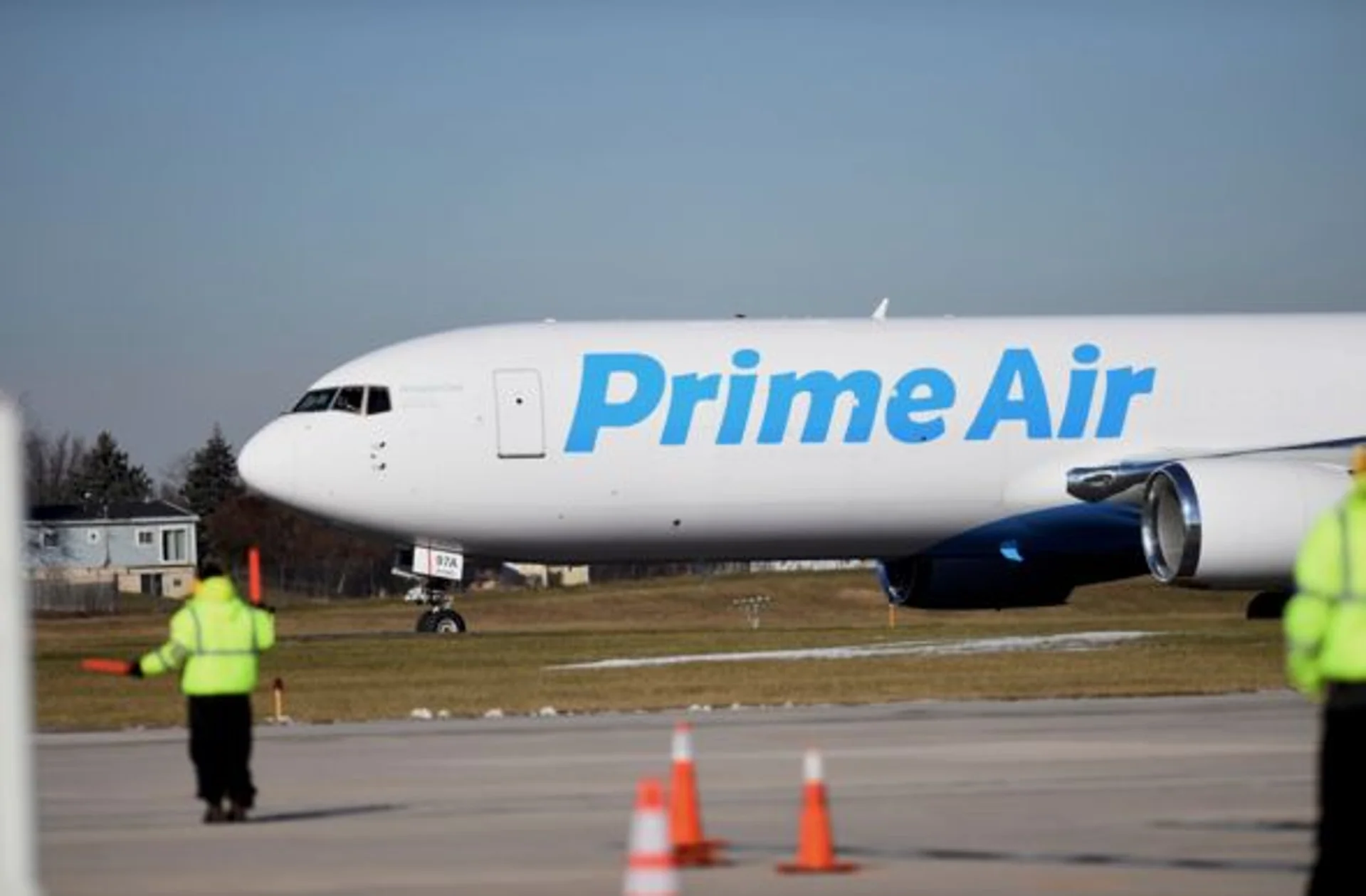 突发!亚马逊PrimeAir失事!波音767货机坠毁海湾 机上3人全失联