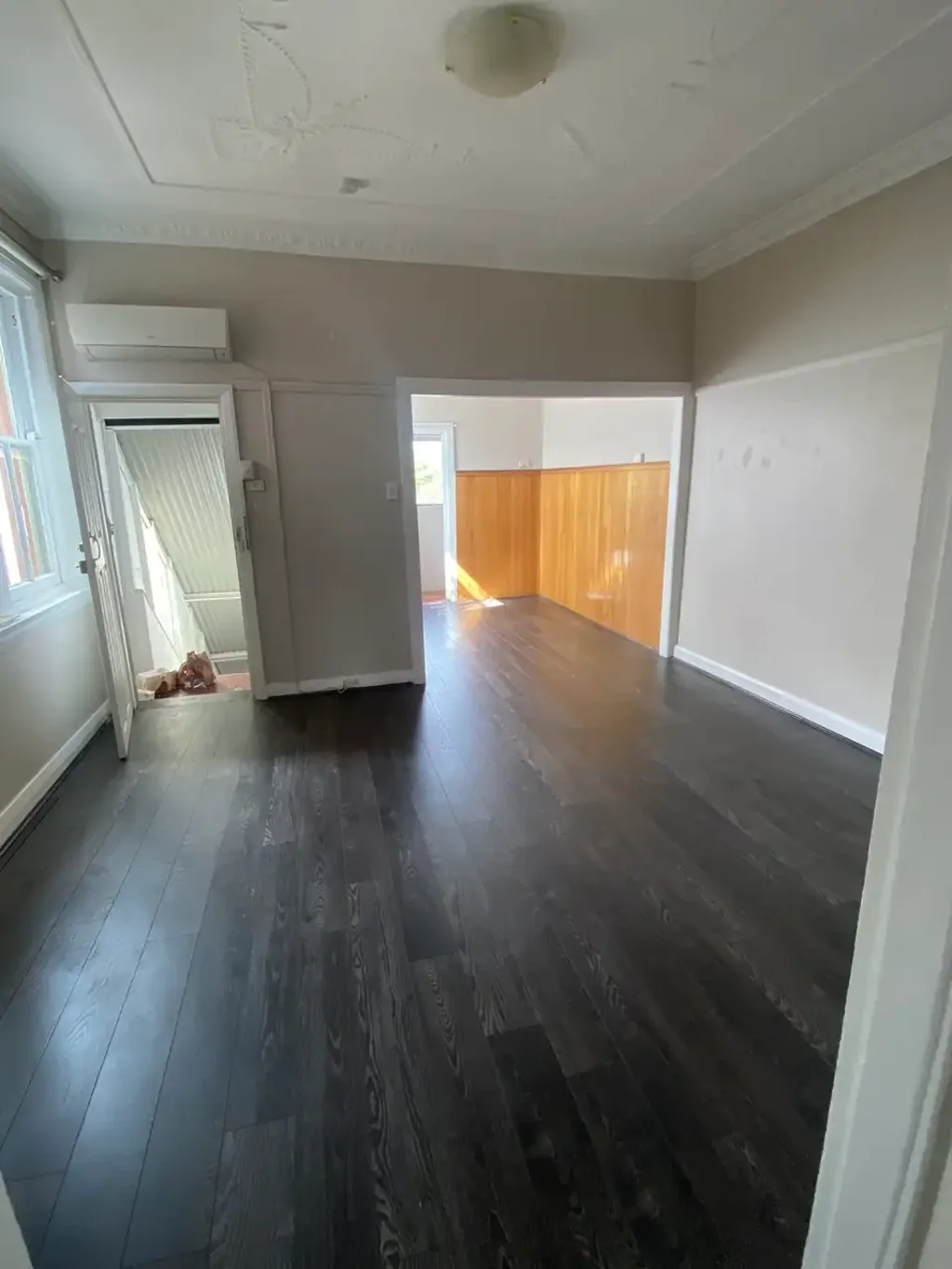 SPACIOUS THREE BEDROOM UNIT IN PRIME LOCATION