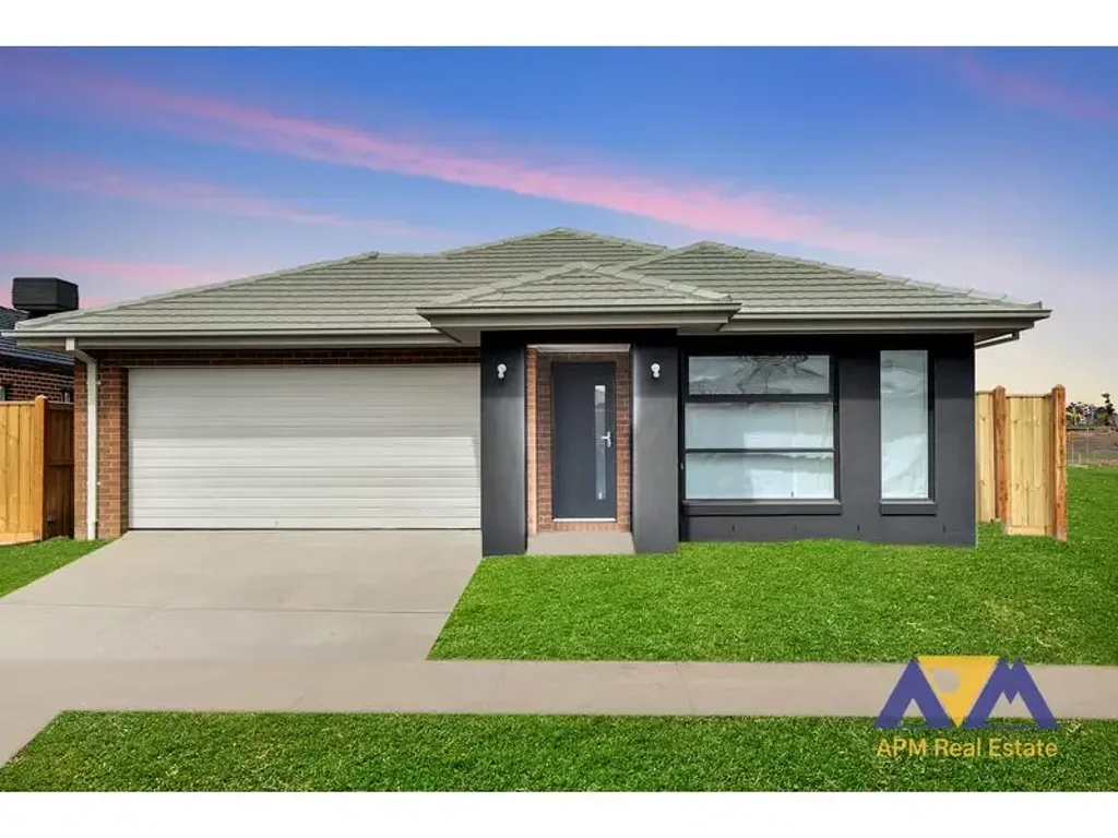 Modern 1-Bedroom Home within Multi-Generational Property – Ideal for Singles or Couples, Including Utilities
