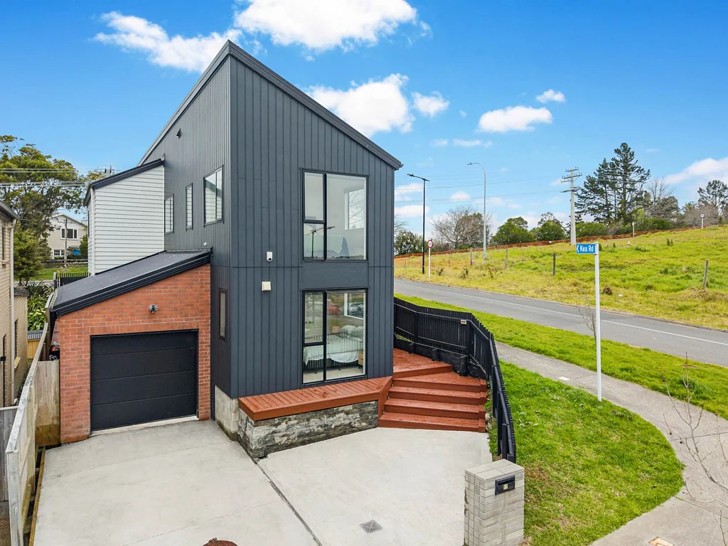 Silverdale 5房  Modern Family Living with Space and Style