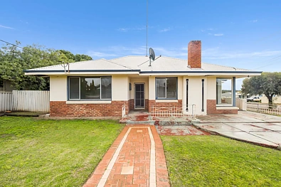 Goomalling 3房  CENTRAL LOCATION, LARGE BLOCK & COUNTRY CHARM!