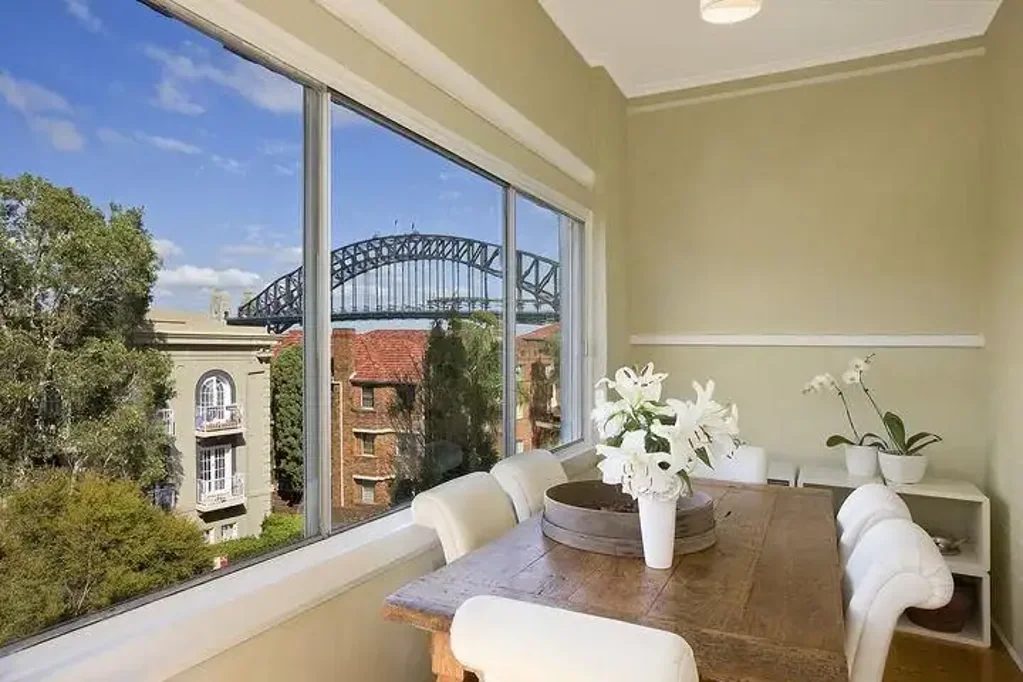 Elegant Harbourside Garden Apartment