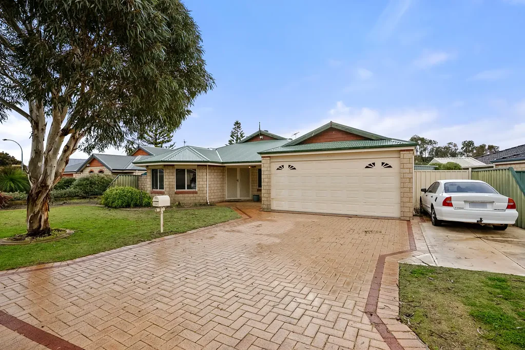 Port Kennedy 4ਬੈੱਡਰੂਮ Generous family home packed with features.