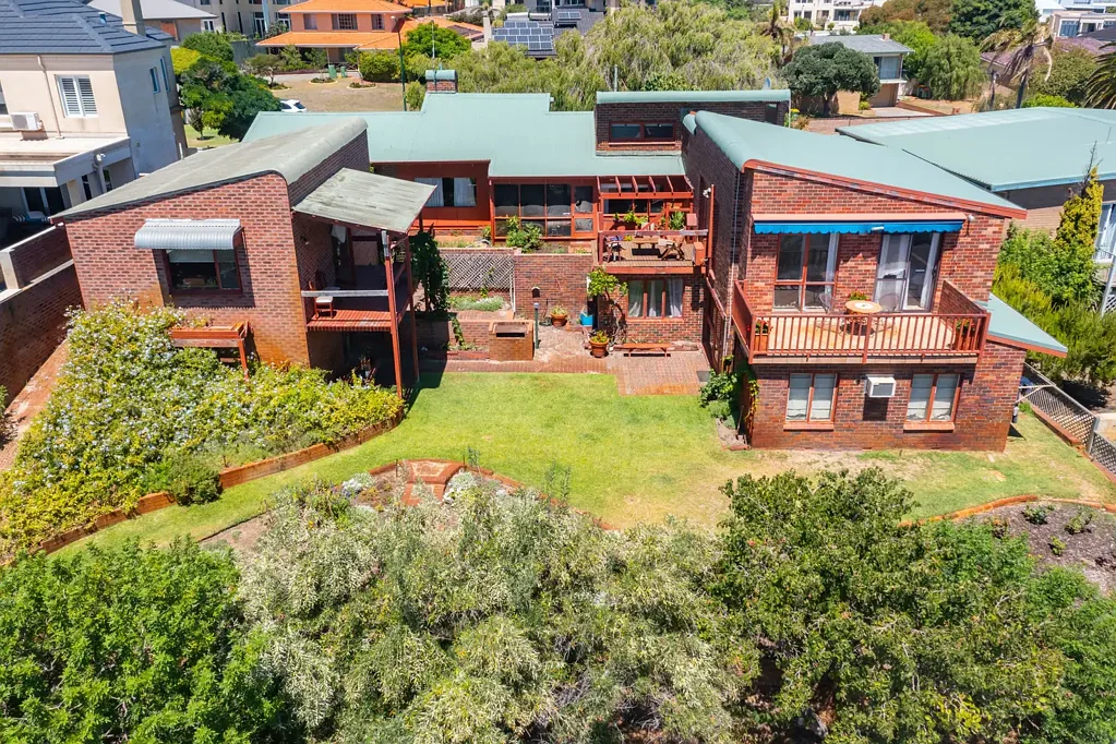 Address Withheld, City Beach, WA 6015