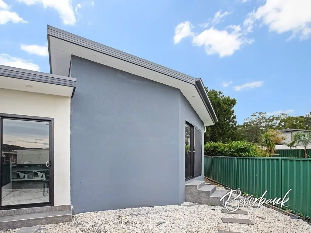 Modern One Bedroom Flat & Studio (Available Separately) | Gas, Water & Electricity  Included