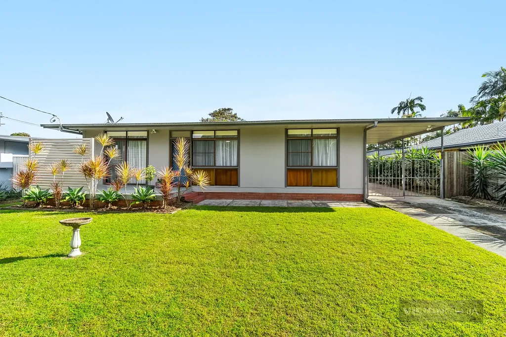 Iluka 4 Bedroom Renovated home with granny flat