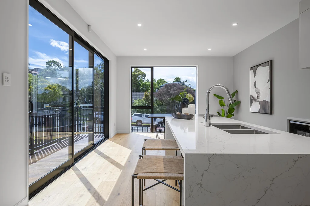 Browns Bay 5 Bedroom Present Your Offer with Confidence