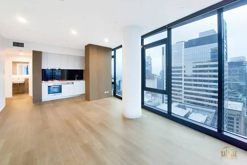 Luxury CBD Apartment with Panoramic City Views