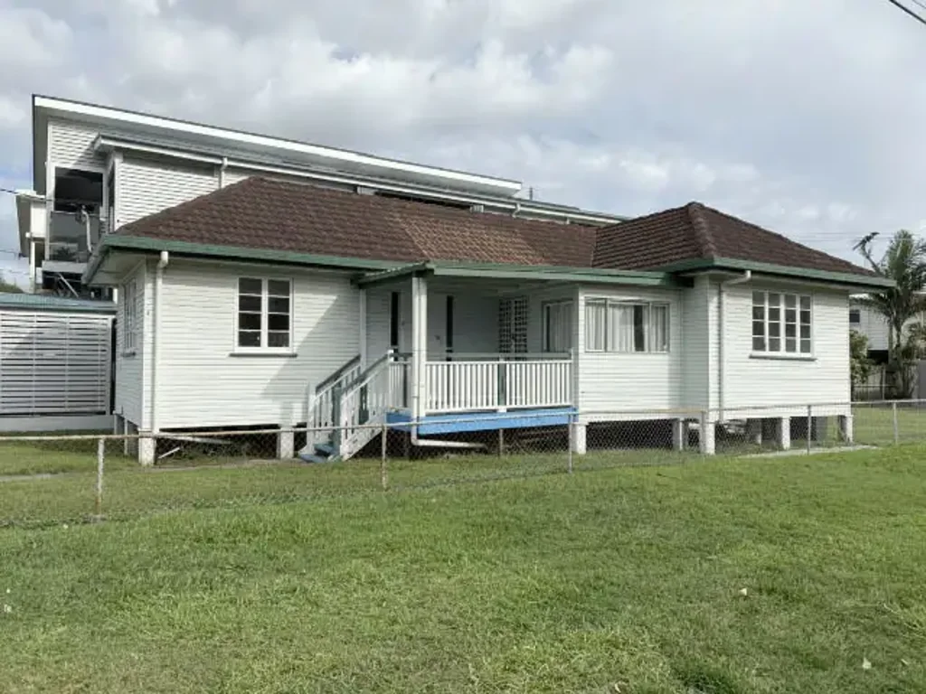 Charming Three-Bedroom Home in a Prime Brighton Location
