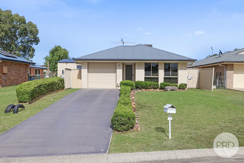 24A Nowland Crescent, Tamworth, NSW 2340