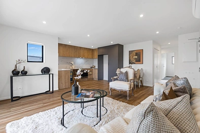 Flat Bush 3房  Owner Must Sell! Corner Penthouse