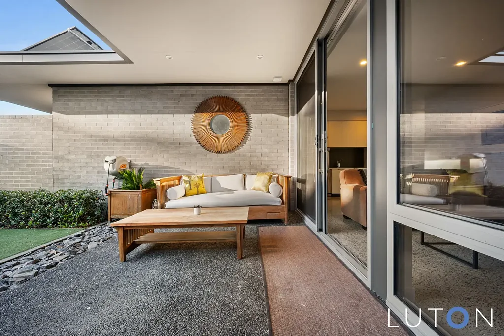 FULLY FURNISHED COSY GRANYFLAT
