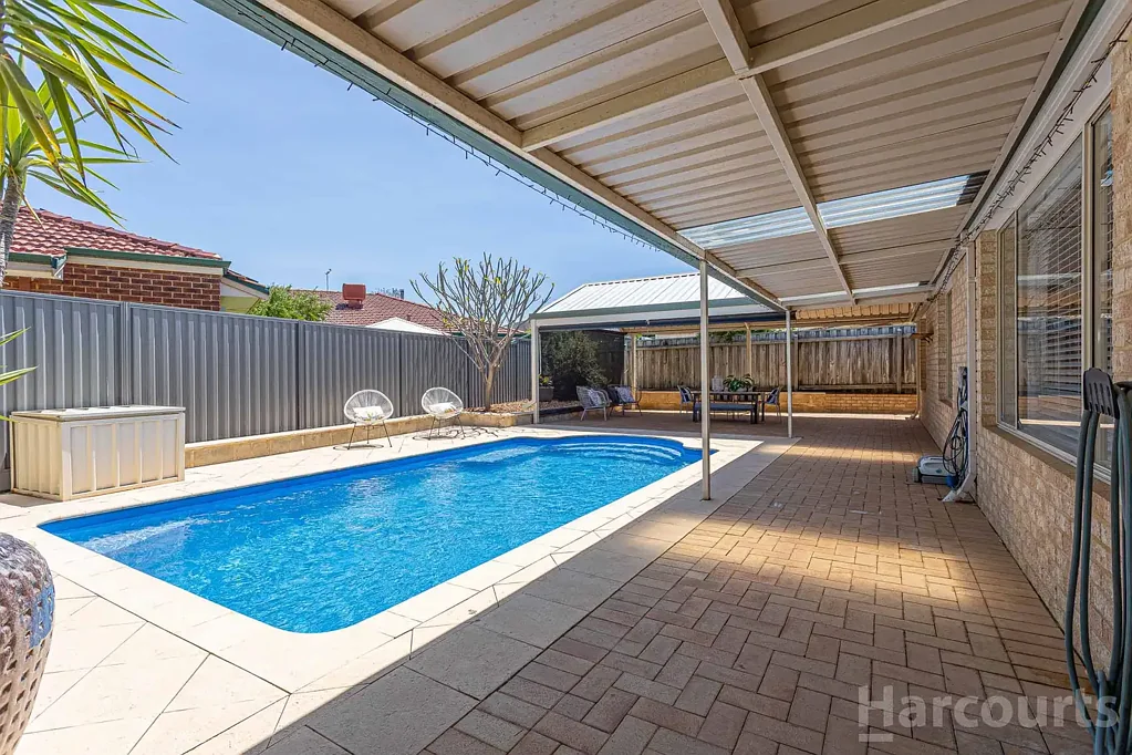 10 Everglades Parade, Landsdale, WA 6065