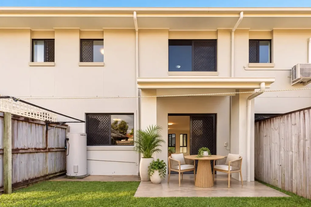Taigum 3غرفة نوم Fresh, Modern and Move In Ready!