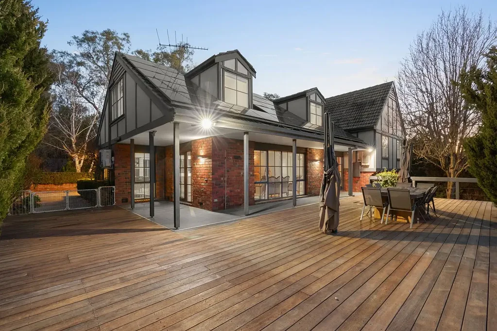 Bunyip 5房  The Brief: Five Acres of Family Lifestyle with Approved Subdivision Potential