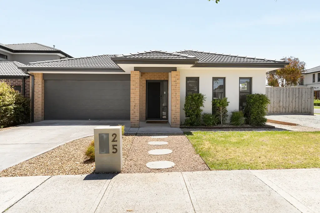 25 Lucknow Drive, Beveridge, VIC 3753