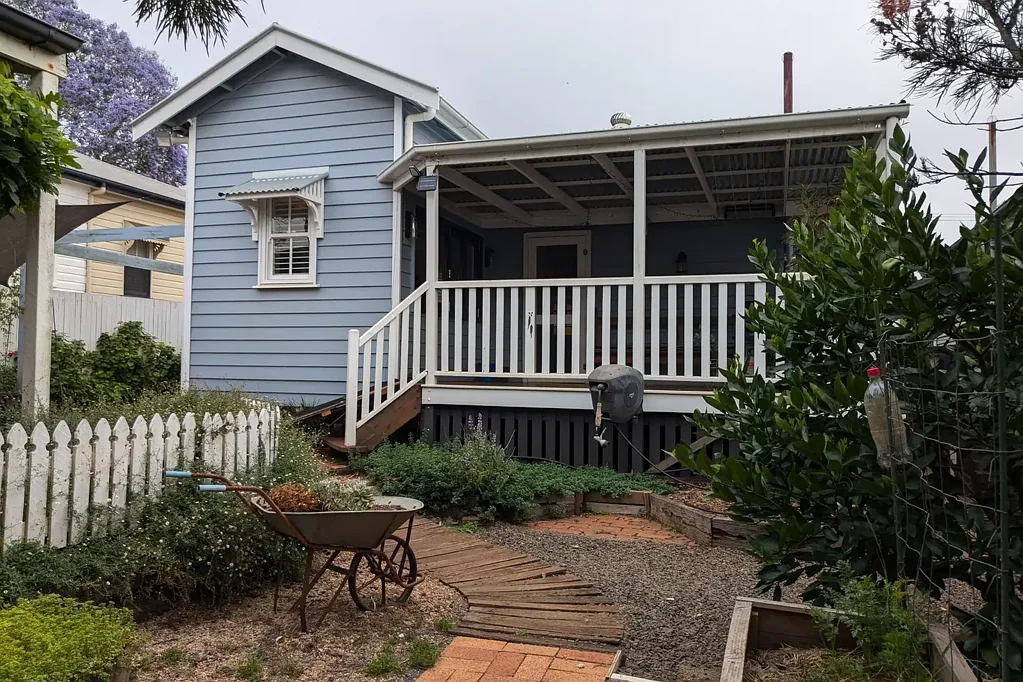 Elegant Charm in Mount Lofty