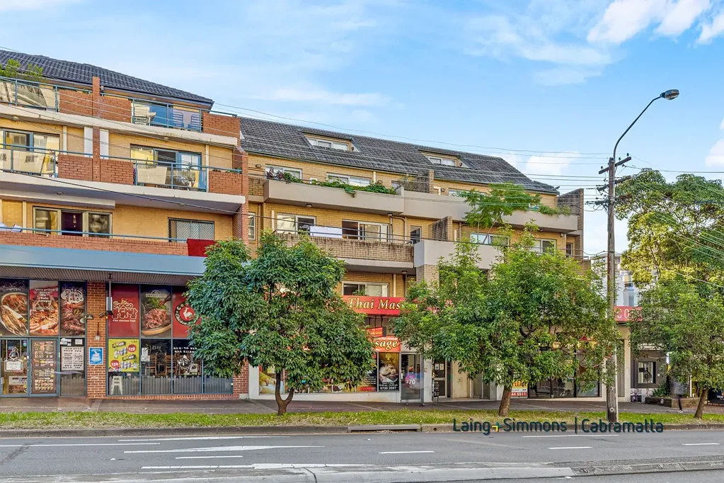 EXCELLENT CONDITION APARTMENT