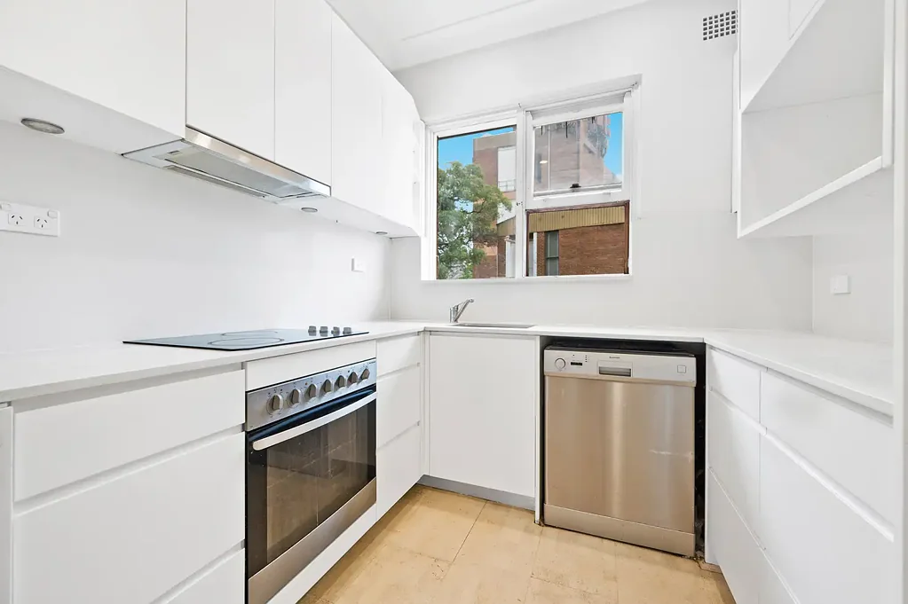 2 - Bedroom Apartment in Prime Petersham Location with a Lock up Garage.